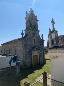 Iglesia de Belante. Foto: Reyes Abella